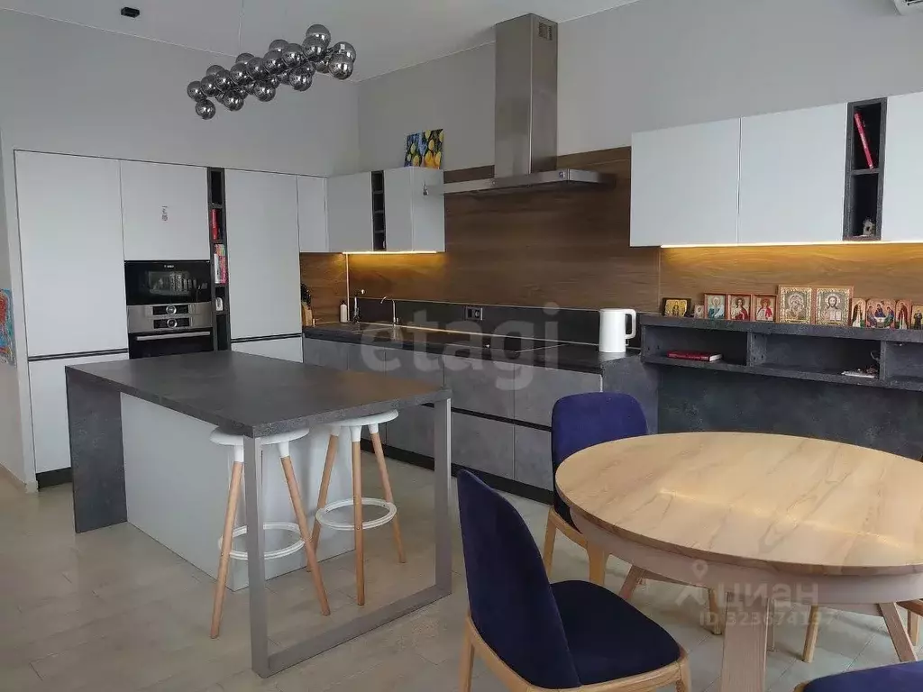 3-к кв. Новосибирская область, Новосибирск ул. Максима Горького, 85 ... - Фото 1