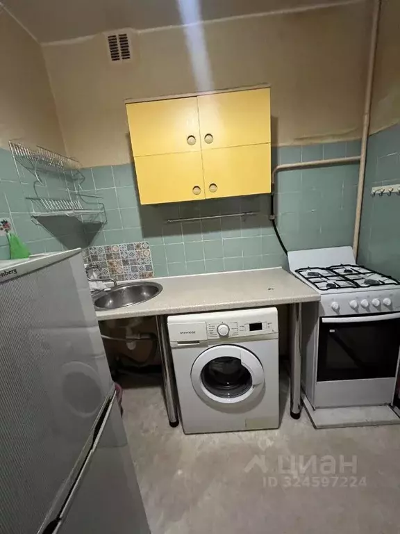 1-к кв. Удмуртия, Ижевск ул. 10 лет Октября, 47 (30.0 м) - Фото 2