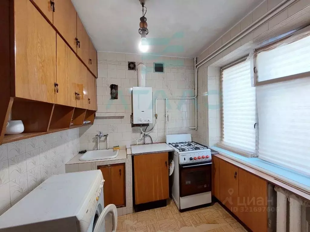 3-к кв. Крым, Симферополь ул. Дмитрия Ульянова, 14 (58.9 м) - Фото 1