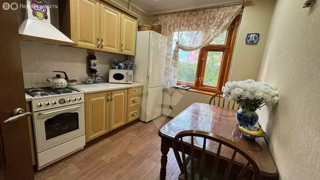 3-комнатная квартира: Старый Оскол, микрорайон Молодогвардеец, 16 (61 ... - Фото 1