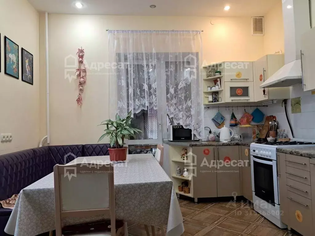 Дом в Волгоградская область, Волгоград Колесная ул. (264 м) - Фото 1