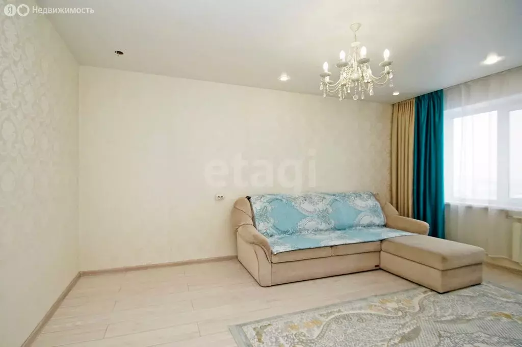 3-комнатная квартира: Омск, улица Пацаева, 5А (64.8 м) - Фото 2