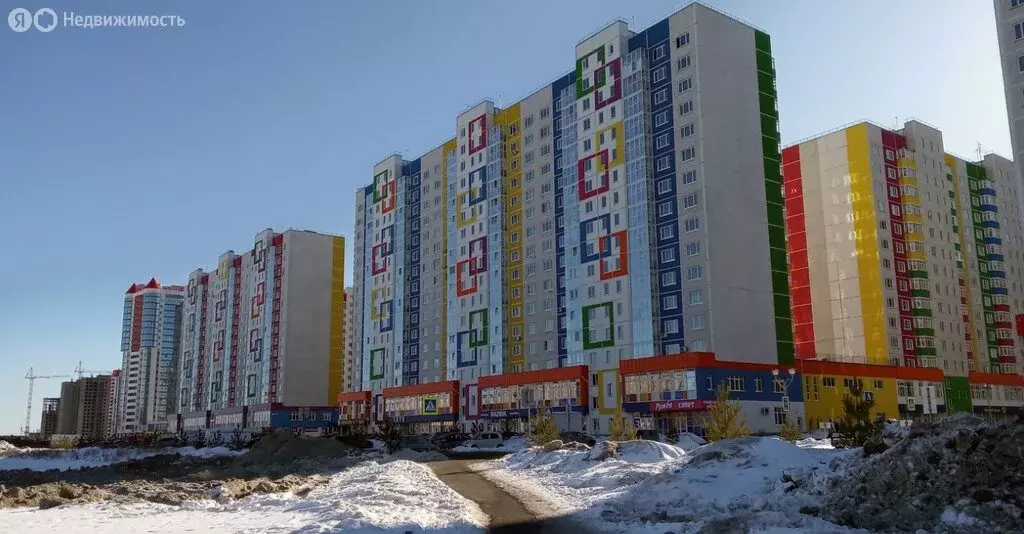 3-комнатная квартира: Тюмень, улица Федюнинского, 60 (92.4 м) - Фото 0