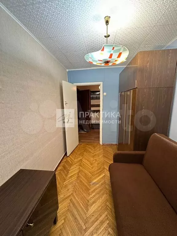 Комната 8 м в 2-к., 1/5 эт. - Фото 1