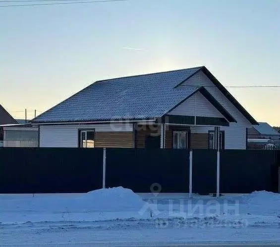 Дом в Тюменская область, с. Нижняя Тавда ул. Победы (87 м) - Фото 0