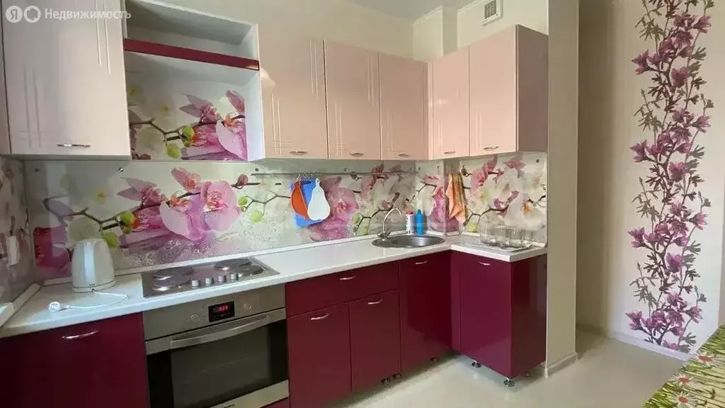 Квартира-студия: Тюмень, улица Николая Чаплина, 126 (37 м) - Фото 0