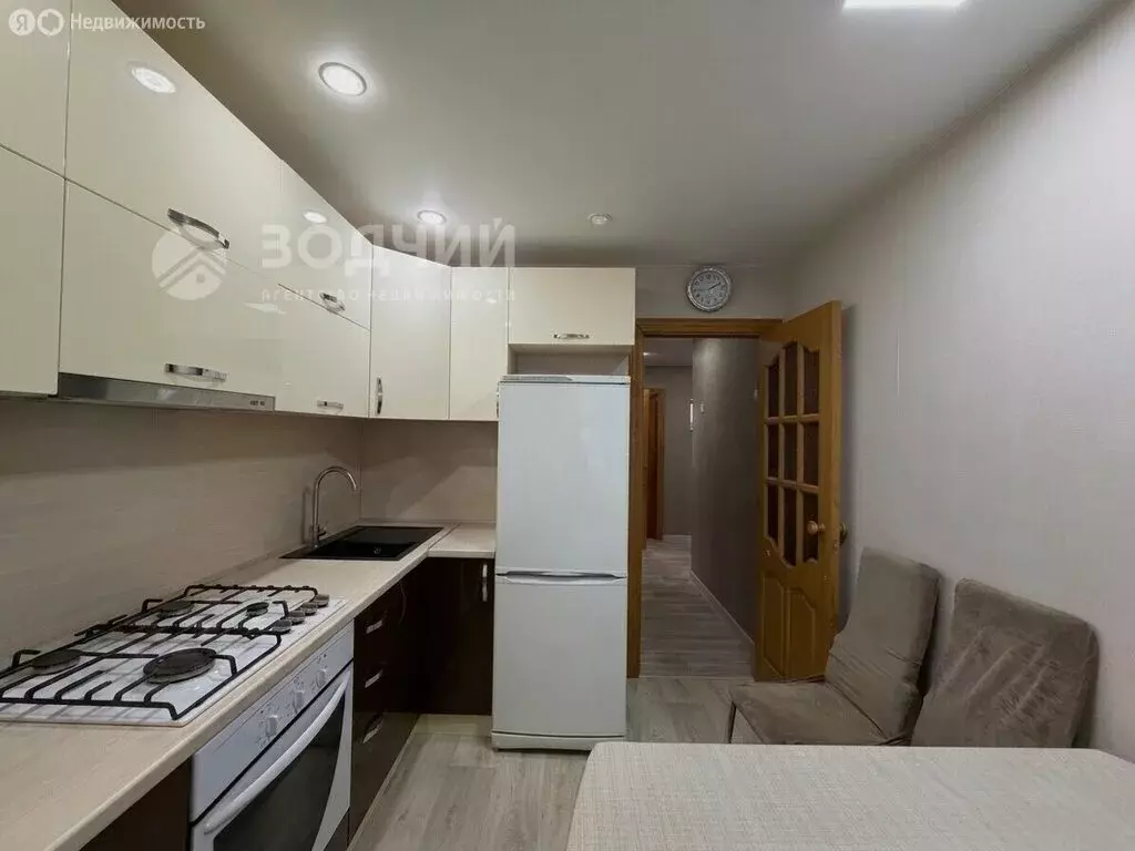 3-комнатная квартира: Канаш, Канашская улица, 4 (60.6 м) - Фото 2