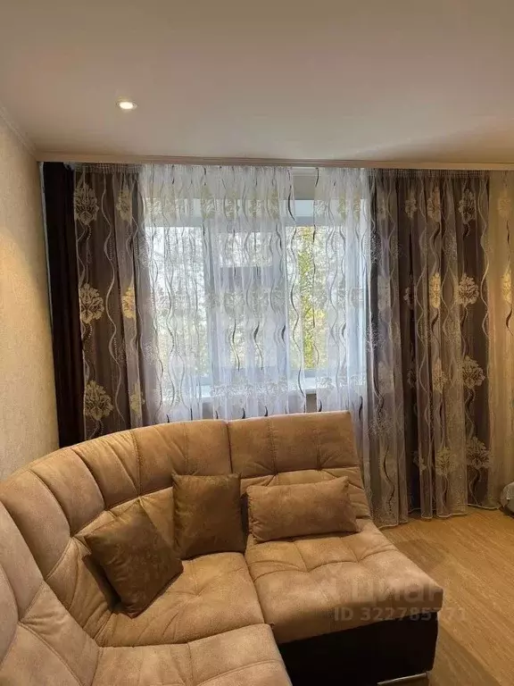 3-к кв. Тюменская область, Тобольск Революционная ул., 19 (89.4 м) - Фото 0