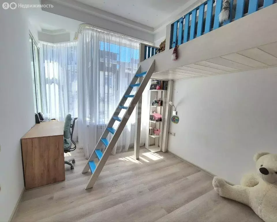 3-комнатная квартира: Адлер, Изумрудная улица, 15 (55 м) - Фото 1