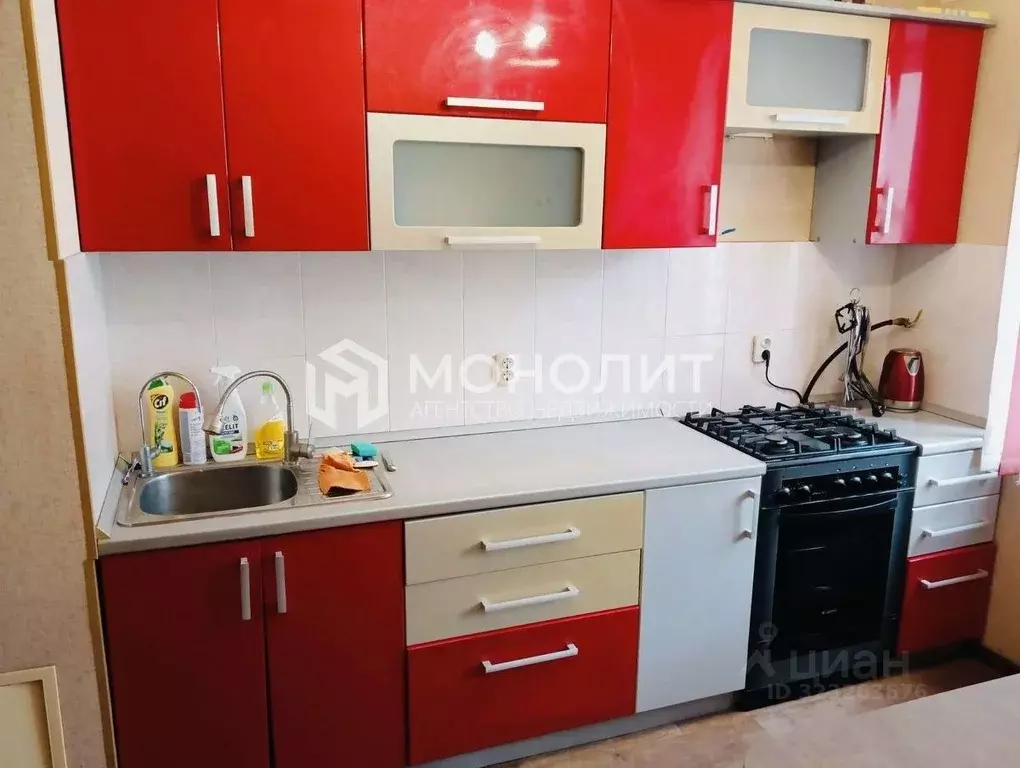 3-к кв. Белгородская область, Старый Оскол Южный мкр, 2к1 (63.0 м) - Фото 0