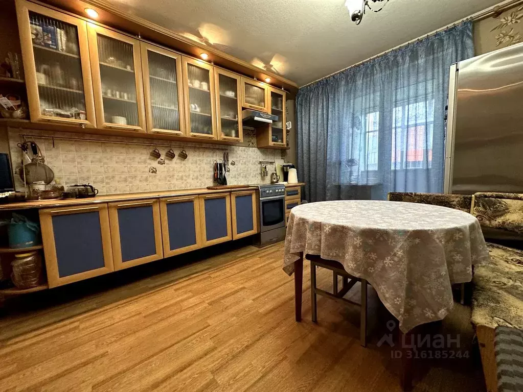 4-к кв. Челябинская область, Челябинск ул. Салавата Юлаева, 3 (85.0 м) - Фото 0