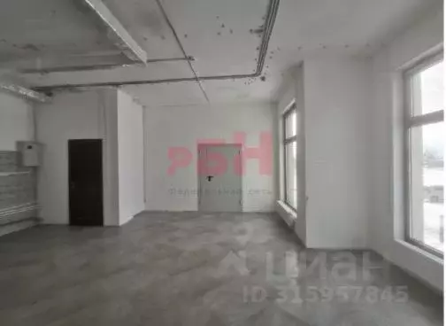 Торговая площадь в Тюменская область, Тюмень ул. Вице-адмирала ... - Фото 1