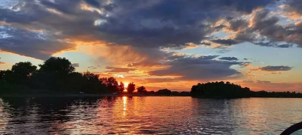 Участок в Астраханская область, Камызякский район, Поселок Ревин хут. ... - Фото 1