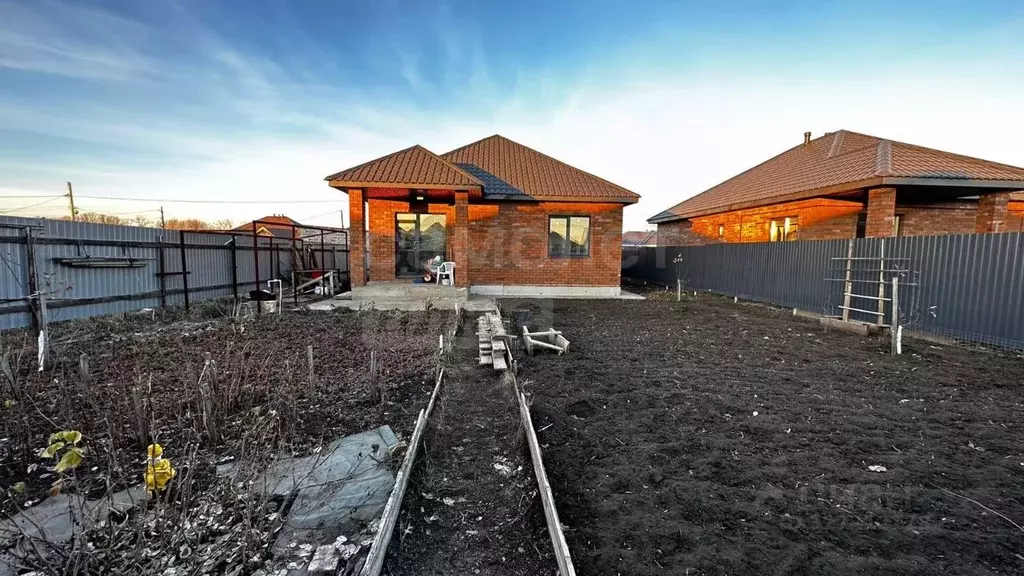 Дом в Оренбургская область, Оренбургский район, Ивановский сельсовет, ... - Фото 1