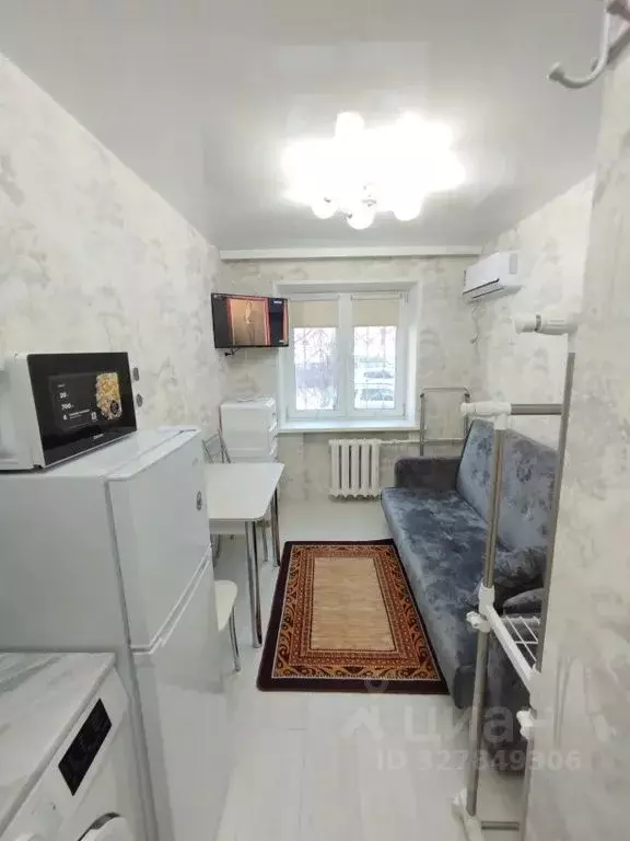 Комната Приморский край, Владивосток просп. 100-летия Владивостока, 44 - Фото 1