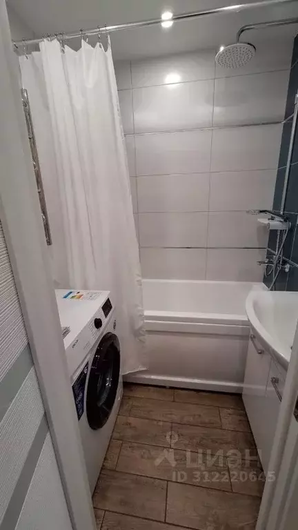 2-к кв. Кемеровская область, Новокузнецк ул. Кирова, 123 (52.0 м) - Фото 0