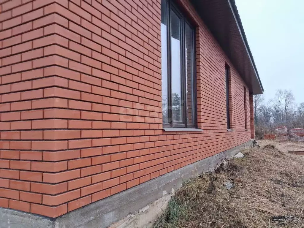 Дом в Башкортостан, Ишимбайский район, Ишеевский сельсовет, д. Октябрь ... - Фото 1