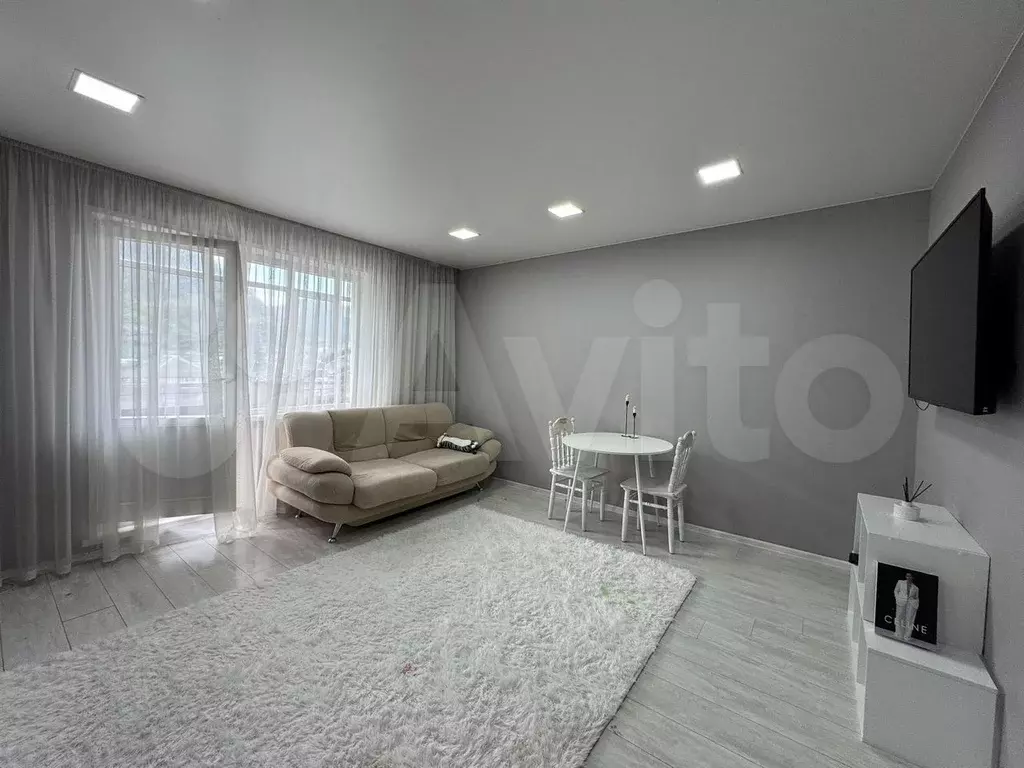 1-к. квартира, 41 м, 3/10 эт. - Фото 0