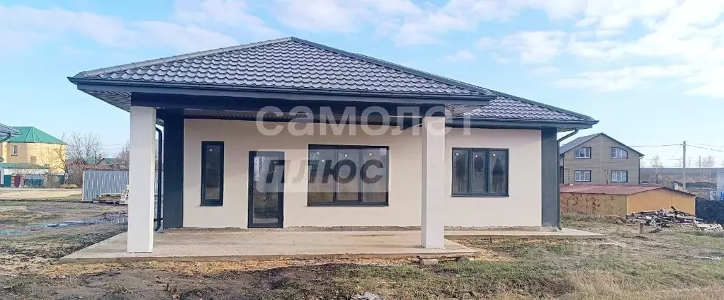 Дом в Липецкая область, Грязинский муниципальный округ, с. Казинка  ... - Фото 1