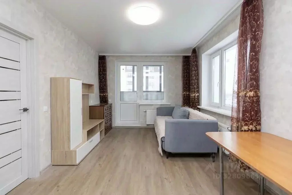 1-к кв. Тюменская область, Тюмень ул. Тальниковая, 3 (40.0 м) - Фото 0