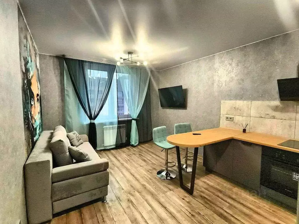 1-к кв. Омская область, Омск ул. 70 лет Октября, 3/6 (43.0 м) - Фото 1