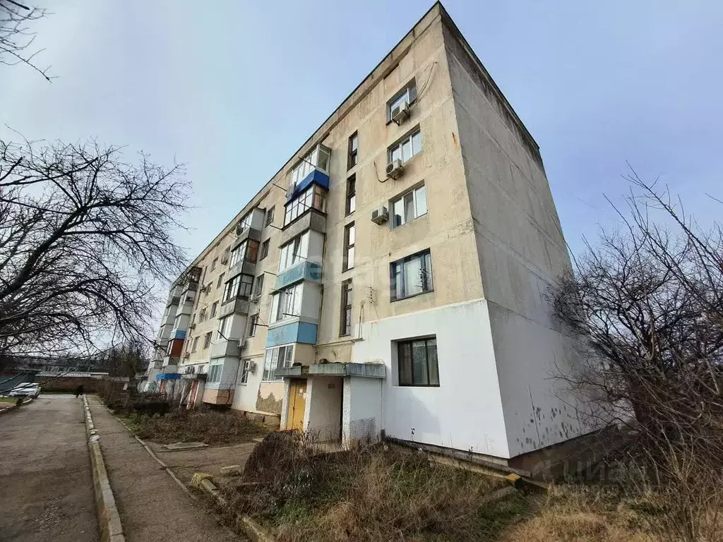 2-к кв. Крым, Саки ул. Гайнутдинова (50.0 м) - Фото 0