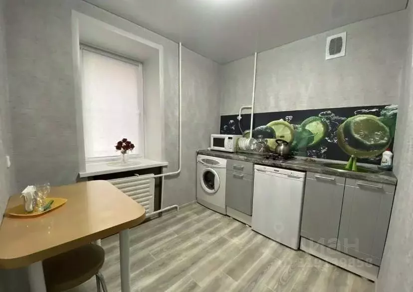 1-к кв. Башкортостан, Ишимбай ул. Богдана Хмельницкого, 23 (33.0 м) - Фото 0