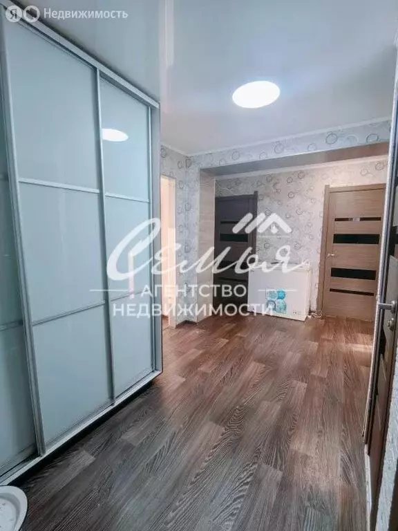 4-комнатная квартира: Заводоуковск, переулок Ворошилова, 12 (70 м) - Фото 1