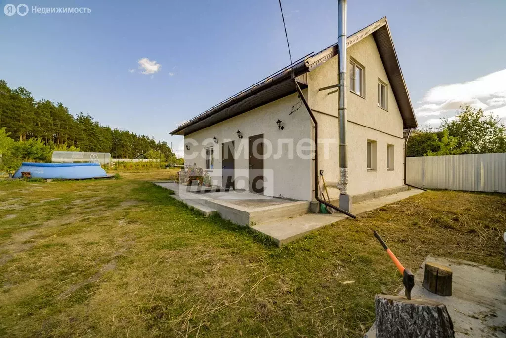 Дом в посёлок городского типа Белоярский, улица Коминтерна, 22 (130 м) - Фото 1