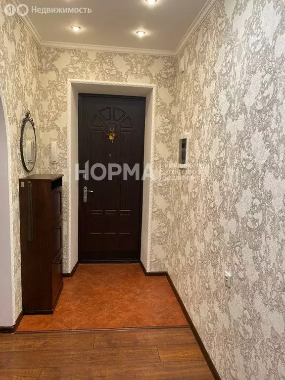3-комнатная квартира: Октябрьский, проспект Ленина, 5 (77 м) - Фото 0