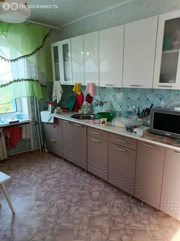 4-комнатная квартира: Махнёво, улица Победы, 117 (100 м) - Фото 1