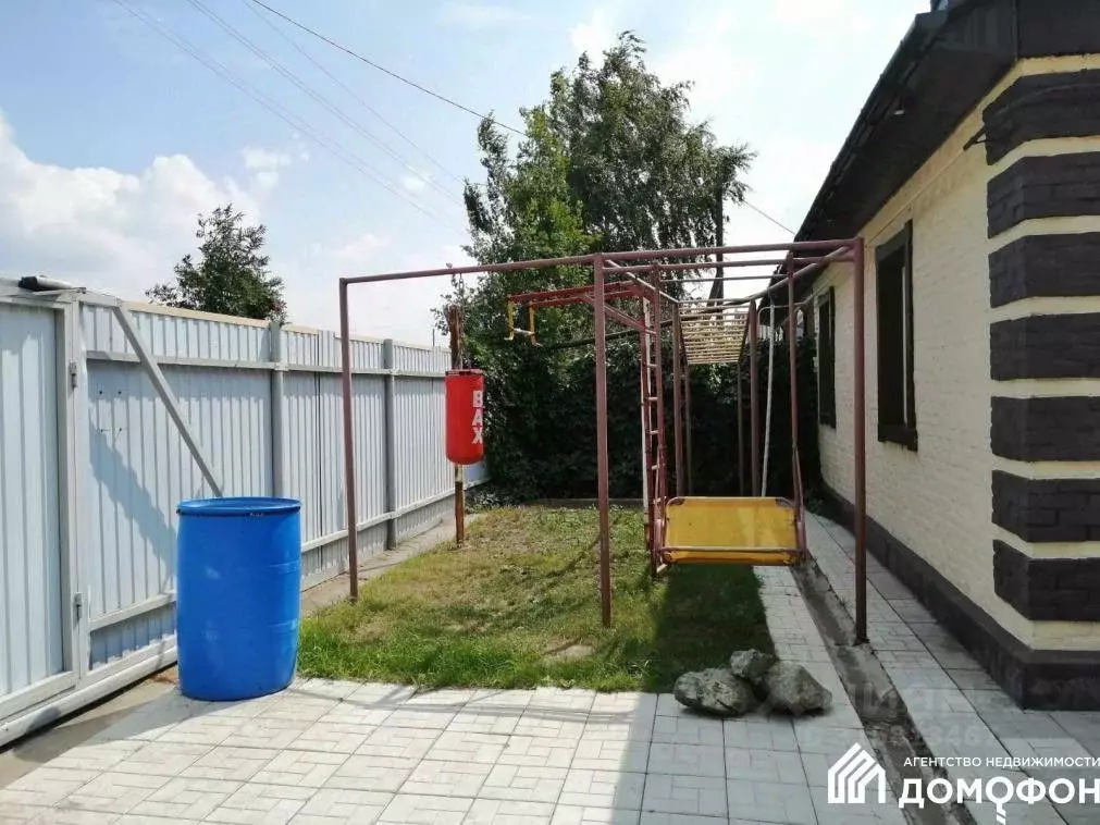 Дом в Омская область, Азовский Немецкий Национальный район, д. ... - Фото 1