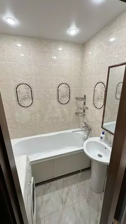 2-к. квартира, 60 м, 2/5 эт. - Фото 1