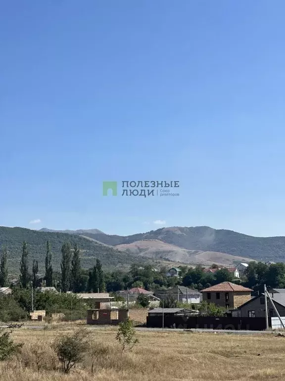 Участок в Крым, Симферопольский район, Добровское с/пос, с. Заречное ... - Фото 1