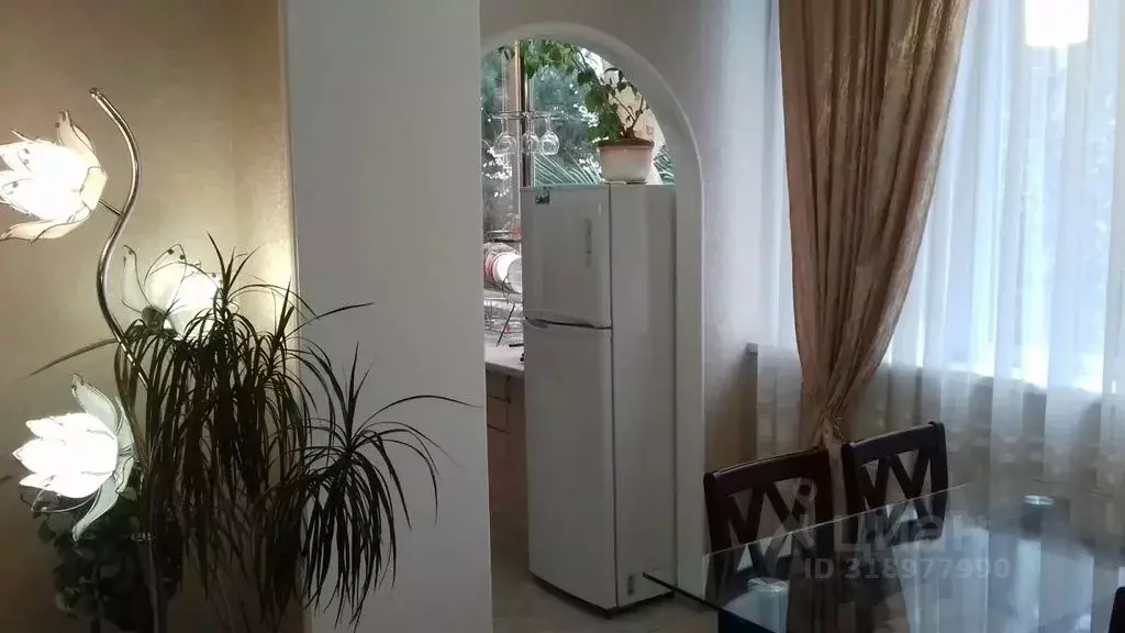 2-к кв. Крым, Алушта муниципальный округ, Партенит пгт ул. Солнечная, ... - Фото 1