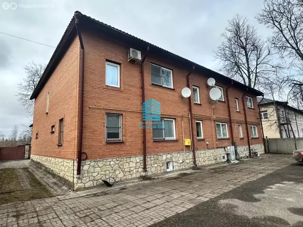 Дом в Великие Луки, улица Лизы Чайкиной, 18 (256.8 м) - Фото 1