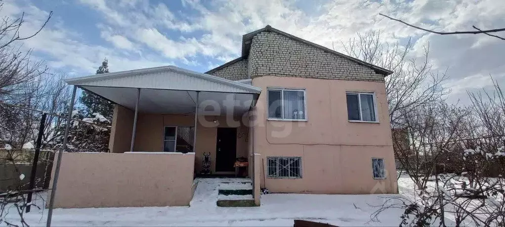 Дом в Краснодарский край, Гулькевичское городское поселение, с. ... - Фото 1