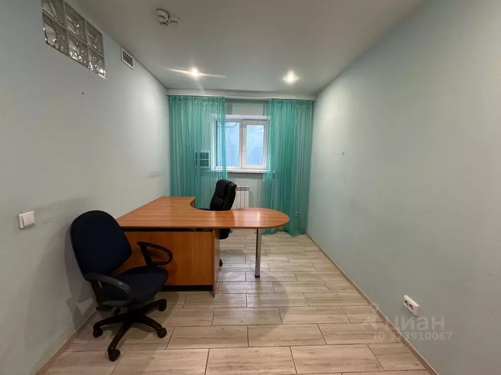 Офис в Омская область, Омск Учебная ул., 20 (24 м) - Фото 1