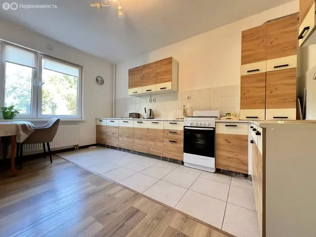 2-комнатная квартира: Калининград, Белгородская улица, 5 (64 м) - Фото 0