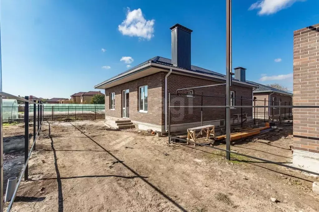 Дом в Ростовская область, Батайск Крымская ул. (100 м) - Фото 1