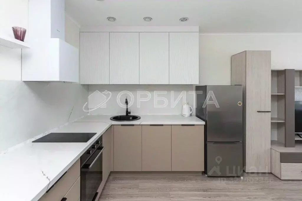 1-к кв. Тюменская область, Тюмень ул. Федюнинского, 56 (47.5 м) - Фото 1