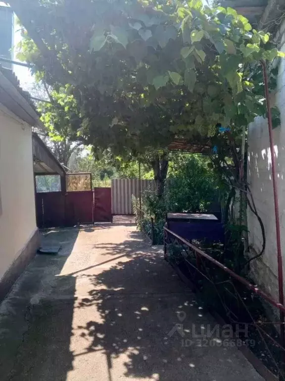 Дом в Ставропольский край, Лермонтов городской округ, с. Острогорка ... - Фото 1