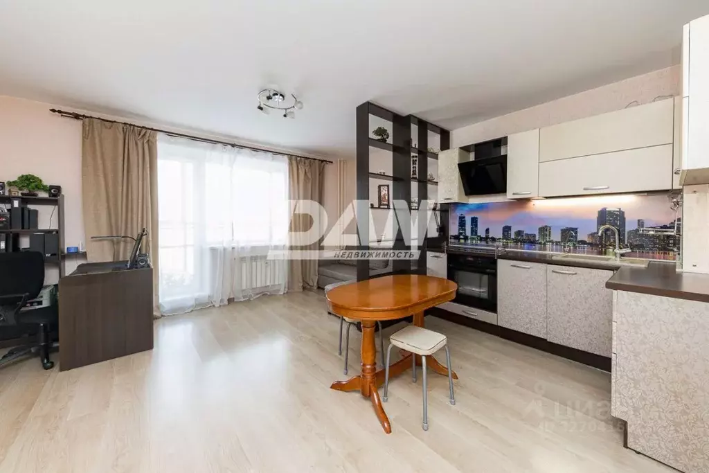 3-к кв. Челябинская область, Челябинск ул. Петра Сумина, 26 (76.0 м) - Фото 1