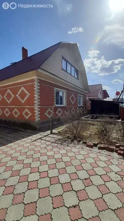 Дом в село Кызыл-Озек, улица Строителей (160 м) - Фото 1