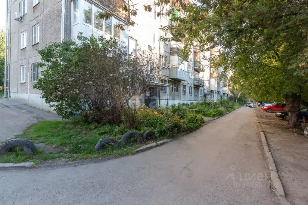 2-к кв. Алтайский край, Барнаул ул. Антона Петрова, 180 (44.0 м) - Фото 1