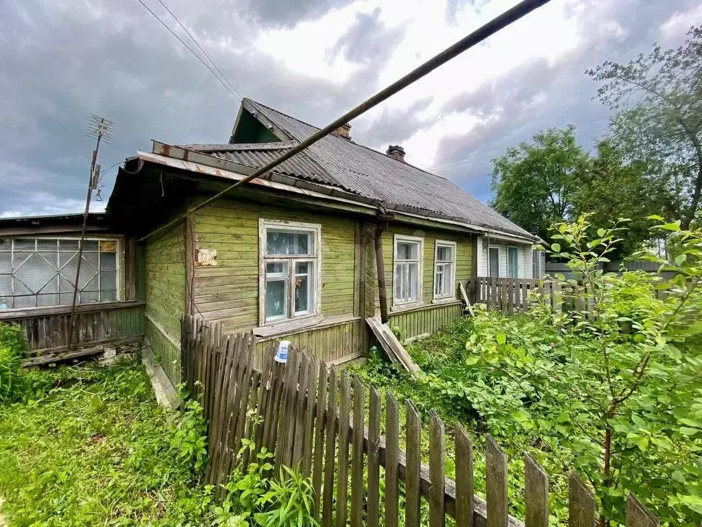 Дом в Псковская область, Порхов просп. Ленина, 107 (55 м) - Фото 1