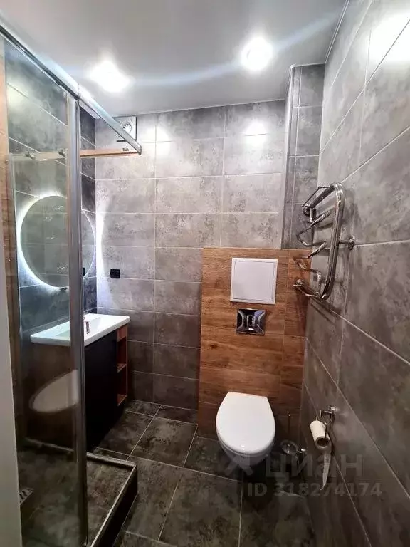 Студия Томская область, Стрежевой 4-й мкр, 423А (32.0 м) - Фото 1
