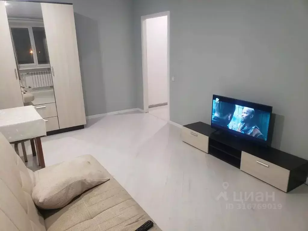 2-к кв. Татарстан, Казань ул. Серова, 19 (48.0 м) - Фото 0