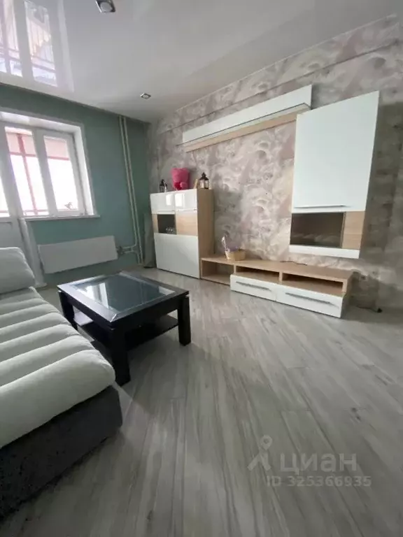 2-к кв. Красноярский край, Красноярск ул. Любы Шевцовой, 82 (53.0 м) - Фото 1