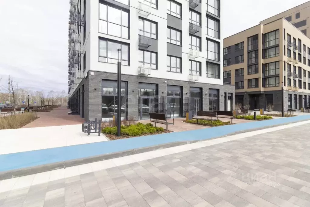 Помещение свободного назначения в Тюменская область, Тюмень ул. Андрея ... - Фото 1